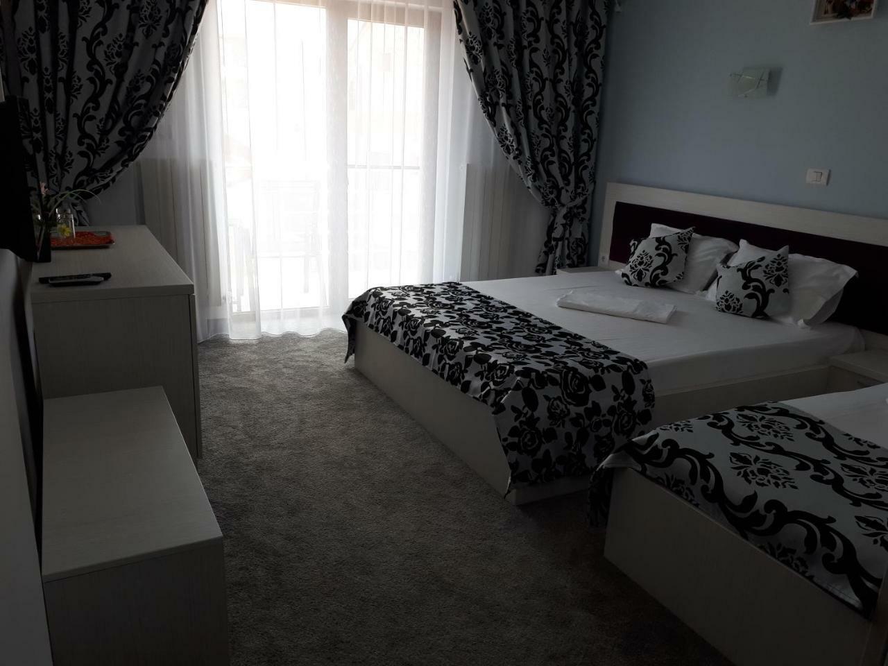 Vila Zara นาโวดาริ ภายนอก รูปภาพ